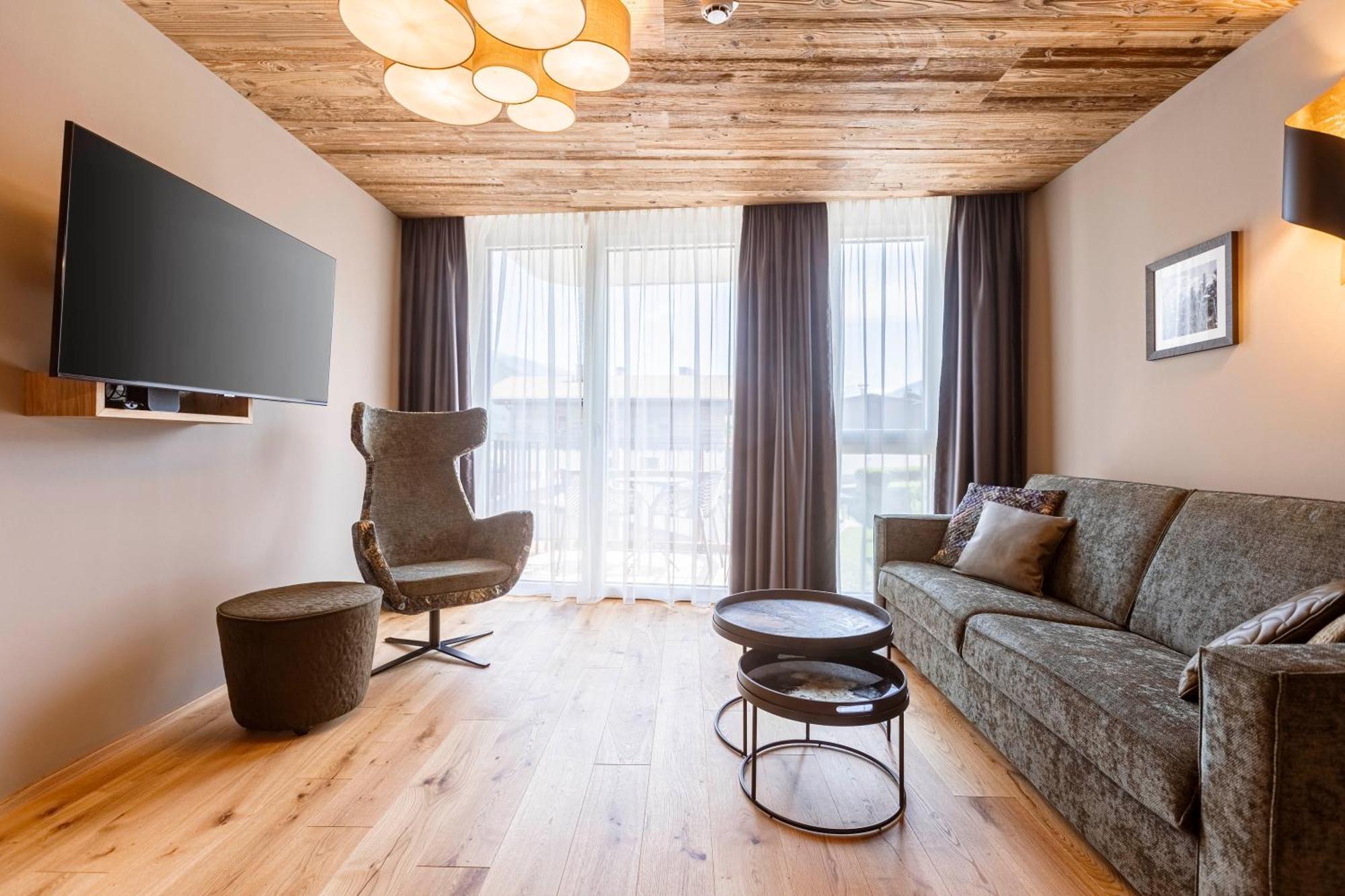 Zillertal Suites Fuegen By Alps Resorts Εξωτερικό φωτογραφία